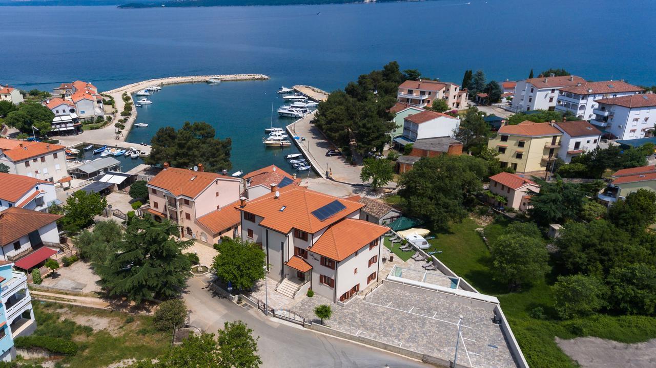Villa Aria Malinska Eksteriør billede